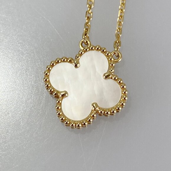 Van Cleef & Arpels Vintage Alhambra Pendant VCARA45900 Yellow gold shell Nec... - Picture 6 of 13